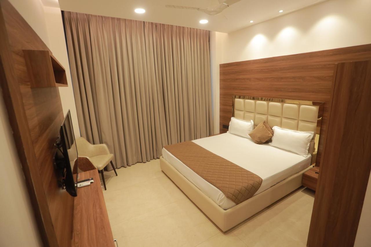 Ovel Hotel لوديانا المظهر الخارجي الصورة